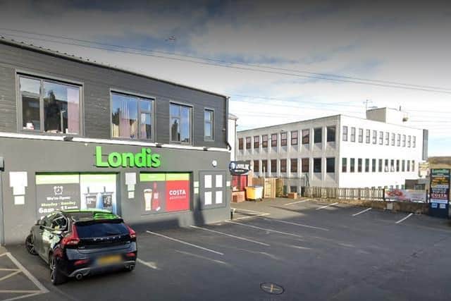 Londis in Low Lane currently has permission to remain open and sell alcohol and hot drinks from 6am-11pm every day, but the owners want to extend these permissions to 6am-midnight Sunday to Thursday, and until 1am on Friday and Saturday.