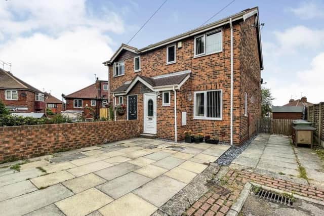 This three bedroom semi-detached house is perfect for first time buyers. Sitting on Green Hill Holt, a quiet cul-de-sac in Wortley, the property has ample living space and benefits from a small rear garden, set over two levels with grass and decking. It also boasts fantastic views over Leeds. It is on the market with Purple Bricks for 200,000.