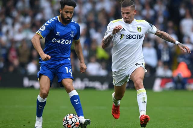 Leeds United's Kalvin Phillips takes on Everton's Andros Townsend. Picture: Jonathan Gawthorpe.