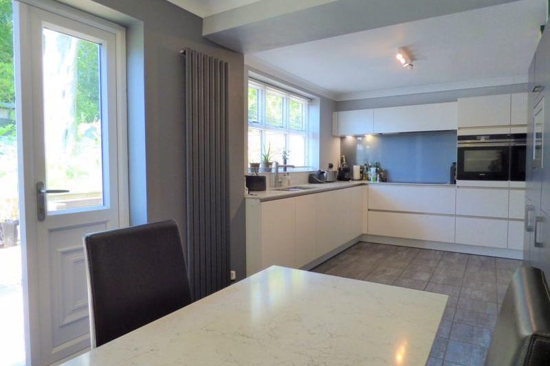 Redwood Heights, Lancaster. The kitchen diner at the back of the house. Picture by Lancastrian Estates.