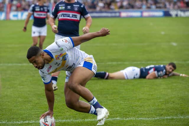 Kruise Leeming touches down for Leeds Rhinos at
Wakefield Trinity. Picture: Bruce Rollinson.
