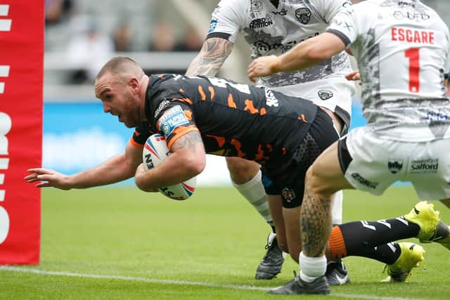 Castleford Tigers' Daniel Smith scores his side's second try. Picture: Ed Sykes/SWpix.com.