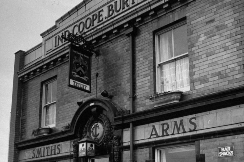 Smiths Arms on Marsh Lane in February 1991.