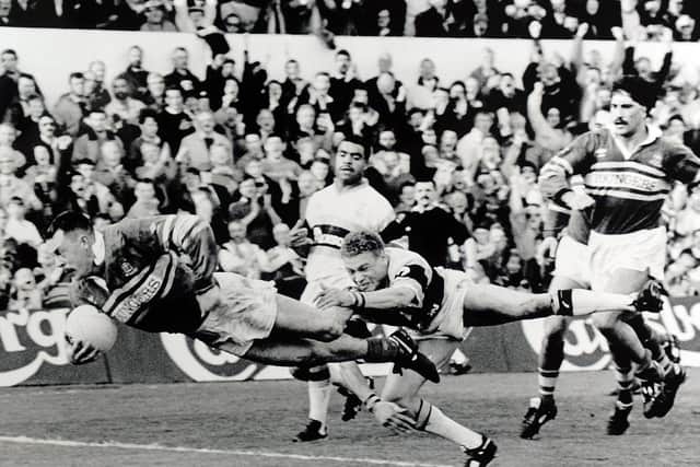 Garry Schofield scores for Leeds against Castleford at Headingley. Picture by Steve Riding.