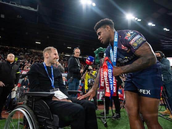 Rob Burrow presents the Harry Sunderland trophy to Saints' Kevin Naiqama. Picture by Allan McKenzie/SWpix.com.