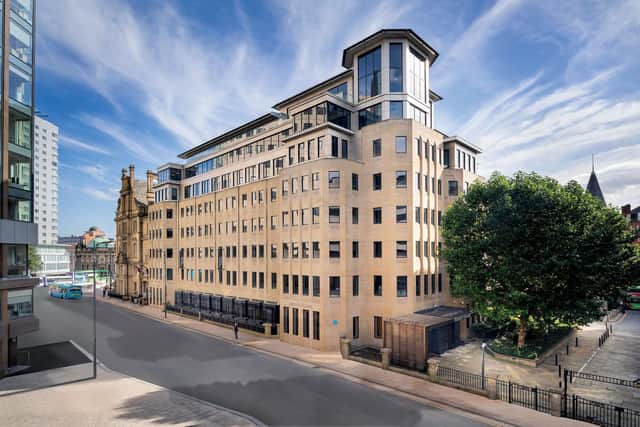 Grosvenor Britain & Ireland has today completed the acquisition of Toronto Square, a major office building in Leeds from a fund advised by J.P. Morgan Global Alternatives.