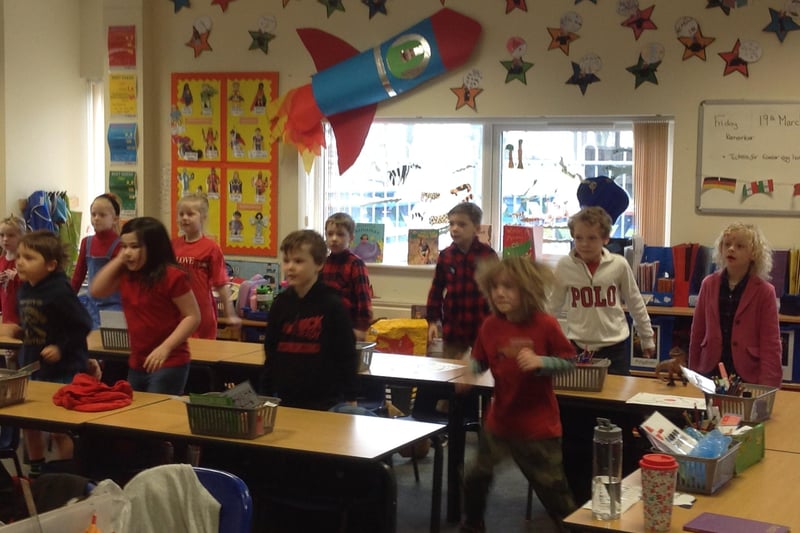 Neverland Class at Caythorpe School doing their Red Nose Day wake and shake to the RND song. EMN-210320-112843001