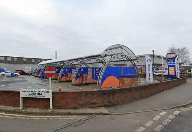 The site has a 4.5 out of five star rating from 127 Google reviews. It is a self service car wash in St James' Rd, Northampton. Open 24 hours. Phone: 01604 750500