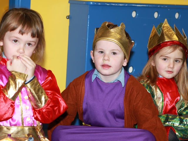 Three wise men Ciarraí, Christopher and Áine in Ballymacgroarty Irish Schools Nativity play. (2312JB15)