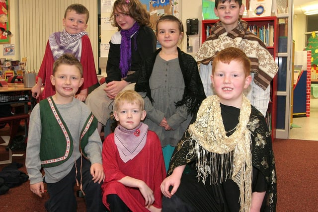 The Travellers in the Drumrane Primary School Christmas play. INLV5211-684KDR