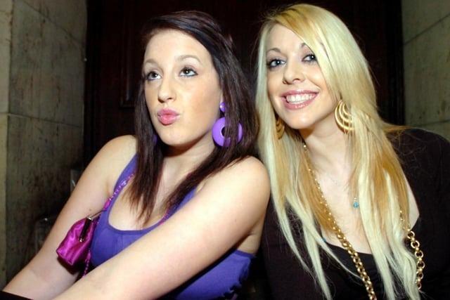 Laura and Eimi in town