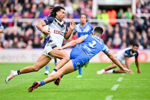 Justified his selection with an eye-catching two tries 8.