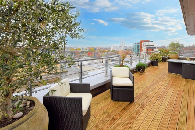 The property is offered with no onward chain and comes with a fabulous 472 sq. Ft. South facing terrace with panoramic views and secure underground parking.