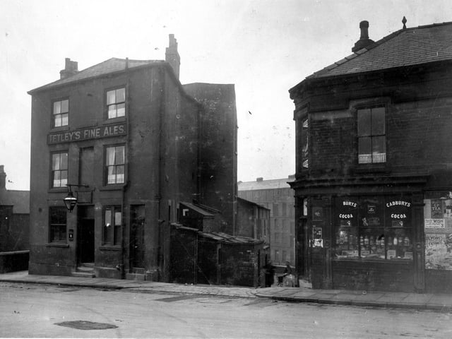Skinners Arms, a Tetley's public house. The name was taken from the occupation of the customers, who worked in the local tanneries. It was located on Sheepscar Street North and closed in 2007.