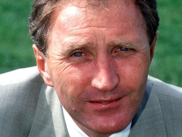 1991: HOWARD WILKINSON, THE MANAGER OF LEEDS UNITED SOCCER CLUB, DURING A CLUB PHOTOCALL BEFORE THE START OF THE 1991/2 SOCCER SEASON. Mandatory Credit: Allsport UK/ALLSPORT