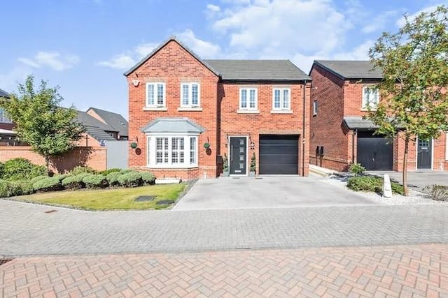 Picture of Leeds houses for sale: Look inside this luxury family home in Rothwell ...