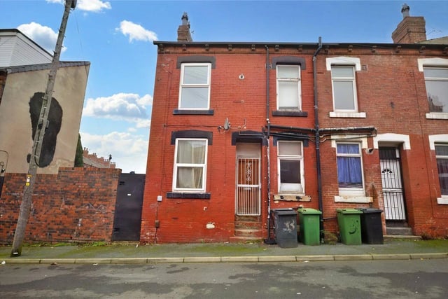 Offered for sale with no onward chain is this two double bedroom back-to-back terraced home in Beeston, situated close to many local amenities. The property is priced to reflect the need for some modernisation and would suit a buyer looking to add their own stamp.