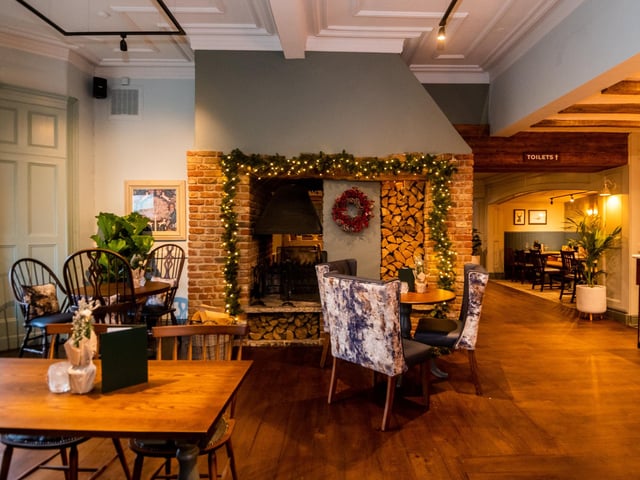 Sitting beautifully amongst trees on the edge of the picturesque village of Calverley, the Calverley Arms was erected in Victorian times between 1851 and 1893.