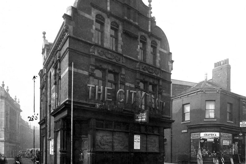 The City public house and restaurant, located on Woodhouse Lane between Wormald Row (left) and De Grey Street. Maria H. Deacon was the licensee at the time. Pictured in March 1933.