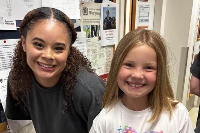 Bella meets TV Presenter Keira!
