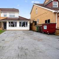 Inside lovely £500,000 five bedroom property for sale that's perfect for al-fresco dining