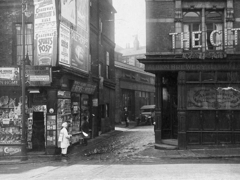 The City public house in the city centre pictured in October 1929.  The landlord was Harold Buck.