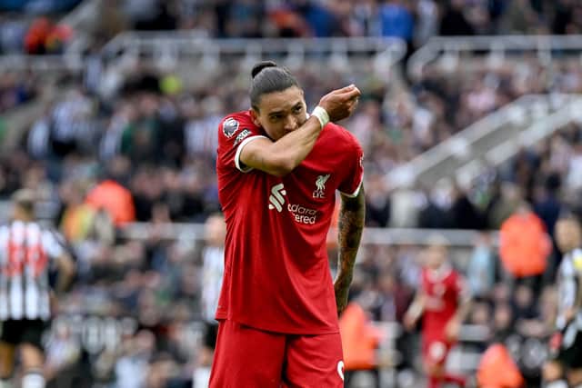 NEWCASTLE UPON TYNE, ENGLAND - AUGUST 27: (THE SUN OUT, THE SUN ON SUNDAY OUT) Darwin Nunez of Liverpool celebrating after scoring the winning goal making the score 1-2 during the Premier League match between Newcastle United and Liverpool FC at St. James Park on August 27, 2023 in Newcastle upon Tyne, England. (Photo by Andrew Powell/Liverpool FC via Getty Images)