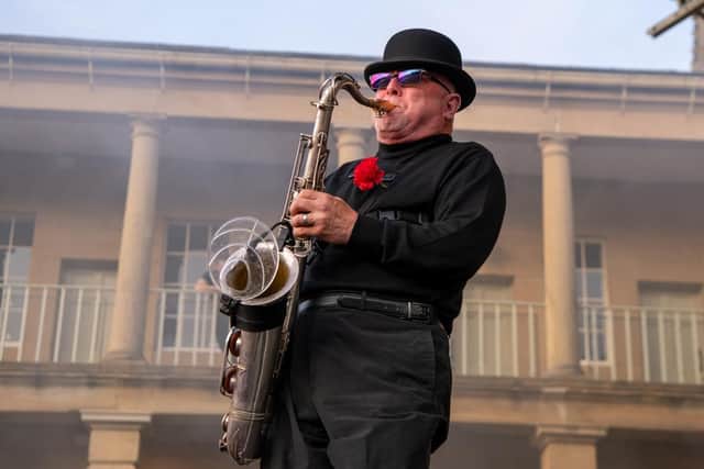 Madness at the Piece Hall (photo: Ellis Robinson)