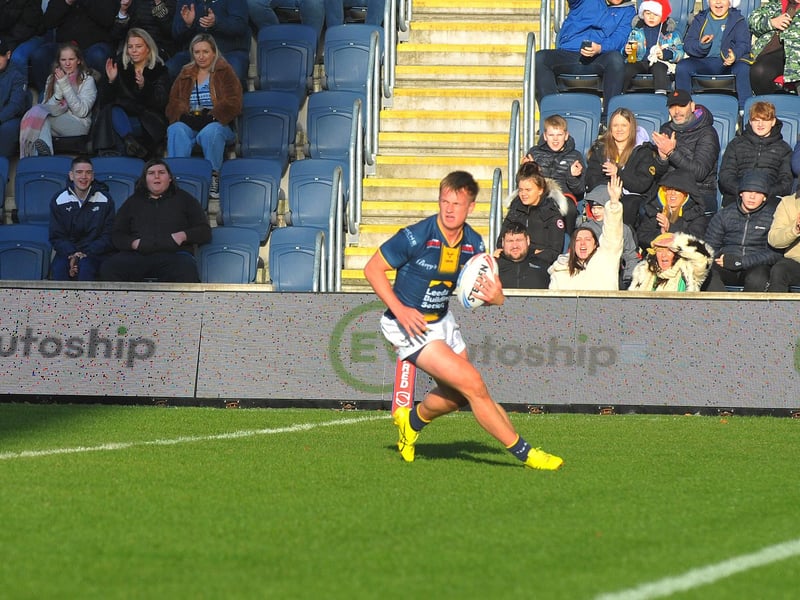 Comfortable in the role, reacted well for Leeds’ first try of pre-season, but picked up an injury 7