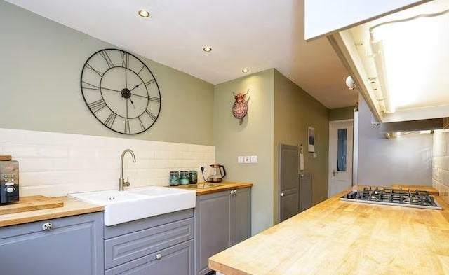 The property briefly comprises of an entrance hallway leading into the newly refurbished kitchen.