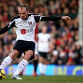 LONDON, ENGLAND - DECEMBER 19:  Danny Murphy of Fulham scores the opening goal during the Barclays Premier League match between Fulham and Manchester United at Craven Cottage on December 19, 2009 in London, England.  (Photo by Phil Cole/Getty Images)