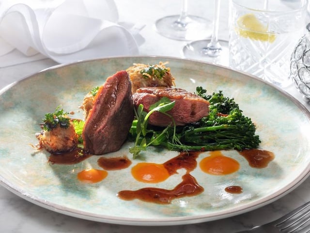 When it comes to food and drink, the on site Calverley Grill offers all the classics in a stylish setting, while the newly refurbished Claret Jug is a relaxed option for light bites.
