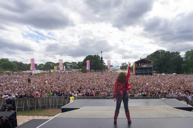 Thousands of people watched the Wakefield star's first festival performance.
