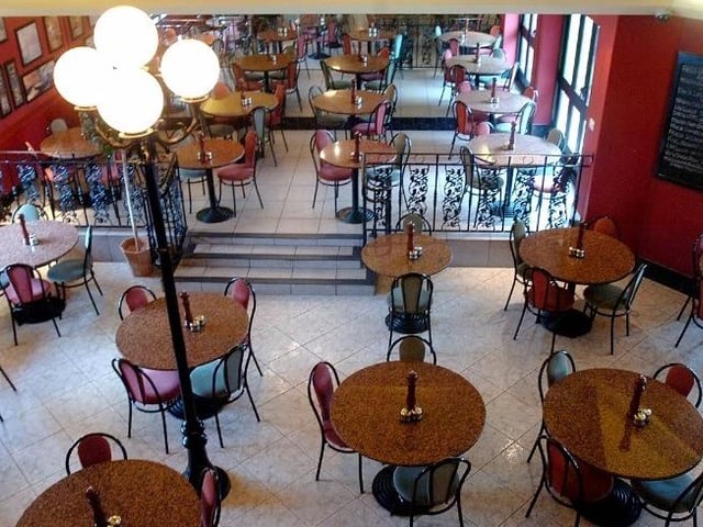 Rinaldi restaurant, Sandal Castle Centre, 2008.