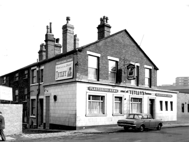 The Plasterers Arms pub on Skinner Lane. The landlord at this time was listed as Walter Barrow. On the left is the entrance to a yard off Skinner Lane where Arthur Mollett (Woodcraft) Ltd was located. Pictured in September 1964.