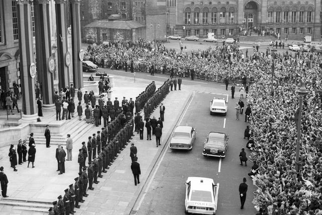 Share your memories of The Queen in Leeds with Andrew Hutchinson via email at: andrew.hutchinson@jpress.co.uk or tweet him - @AndyHutchYPN