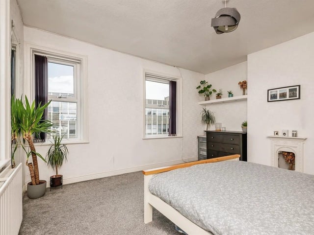 This great size double room benefits from built-in-wardrobes, carpet and central heating radiator.