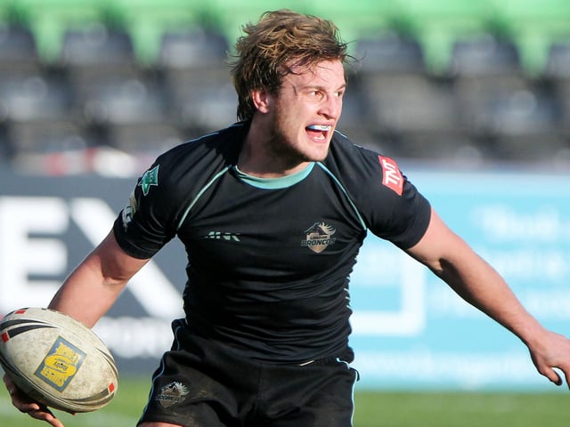 Played in Super League for Wakefield Trinity and Harlequins RL/London Broncos .