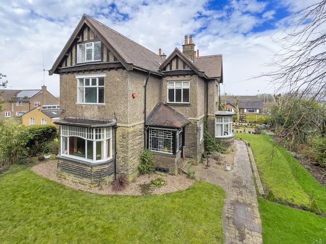 Set into pleasant lawned grounds and built as one of only two properties on Park Avenue at the time, this unique home has undergone an incredibly thorough and sympathetic scheme of refurbishment and re-modelling.