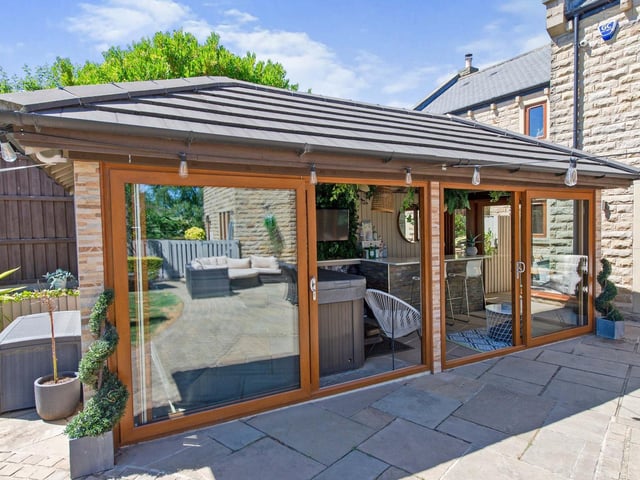 The garden facilities are ideal for hot summers.
