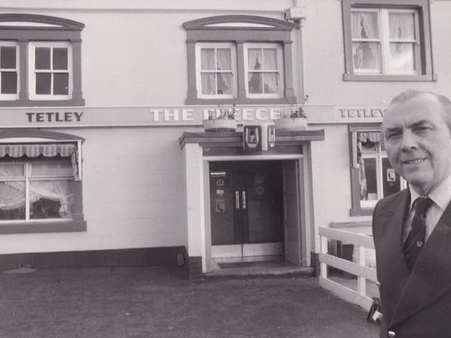 Did you a drink here back in the day? The Fleece in Upper Wortley pictured in October 1977.