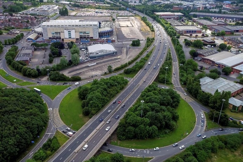 After permanently closing the M621 junction 2a westbound exit slip road in June, work continues to ease congestion, increase capacity and enhance safety on the M621 between junctions 1-7.
