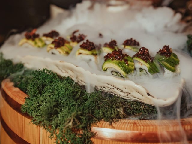 Guests were treated to a selection of canapés including Tuna & Imperial Caviar Cigar, Golden Duck Aromatic Duck Spring Rolls, Seared Wagyu Beef Barbeque Glazed Rolls and Tempura Asparagus.
