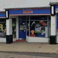 Man arrested after window smashed in at Pontefract Haribo shop in attempted theft