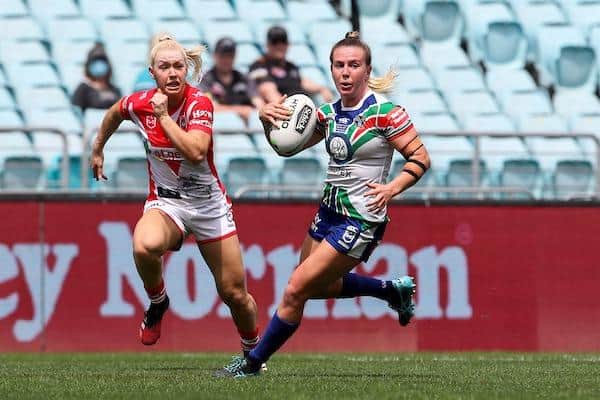 Georgia Hale in possession for Warriors agianst Dragons in 2020. Picture by David Neilson /PhotoSportNZ/SWpix.com © SWpix.com.