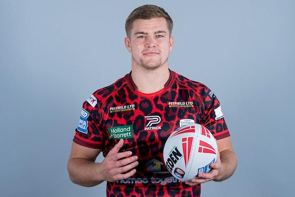 Wilde, a prop-forward, has a collarbone injury and will be out of action until May.