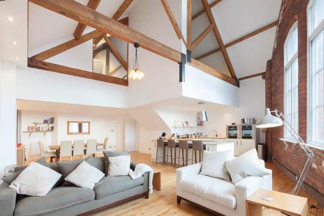 The loft has a convenient city centre location just 10 minutes walk from the train station.
