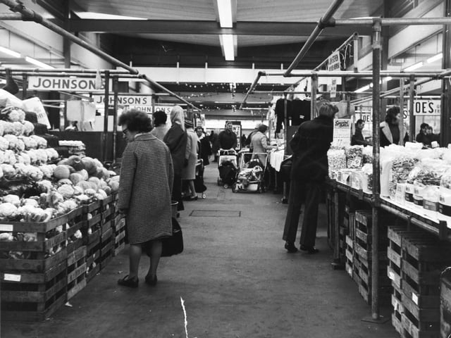 Share your memories of Leeds in 1971 with Andrew Hutchinson via email at: andrew.hutchinson@jpress.co.uk or tweet him - @AndyHutchYPN