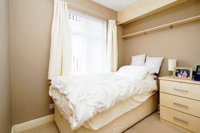 It also features this attractive mini bedroom!