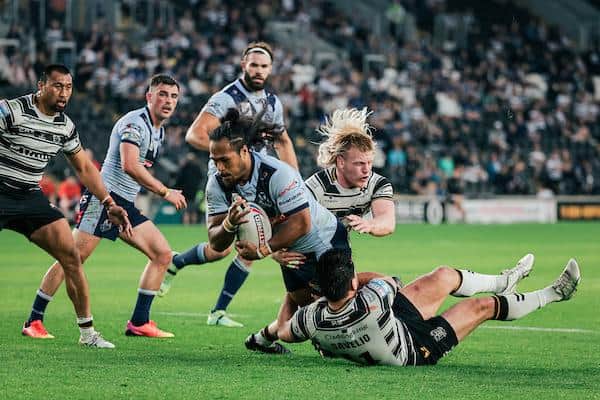 Agnatius Paasi, seen in action against Hull, suffered a season-ending knee injury in St Helens' Cup semi-final loss to Leigh. Picture by Alex Whitehead/SWpix.com.